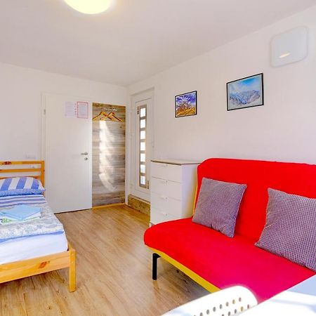 New Studio With Aircon & Free Parking Ljubljana Bagian luar foto