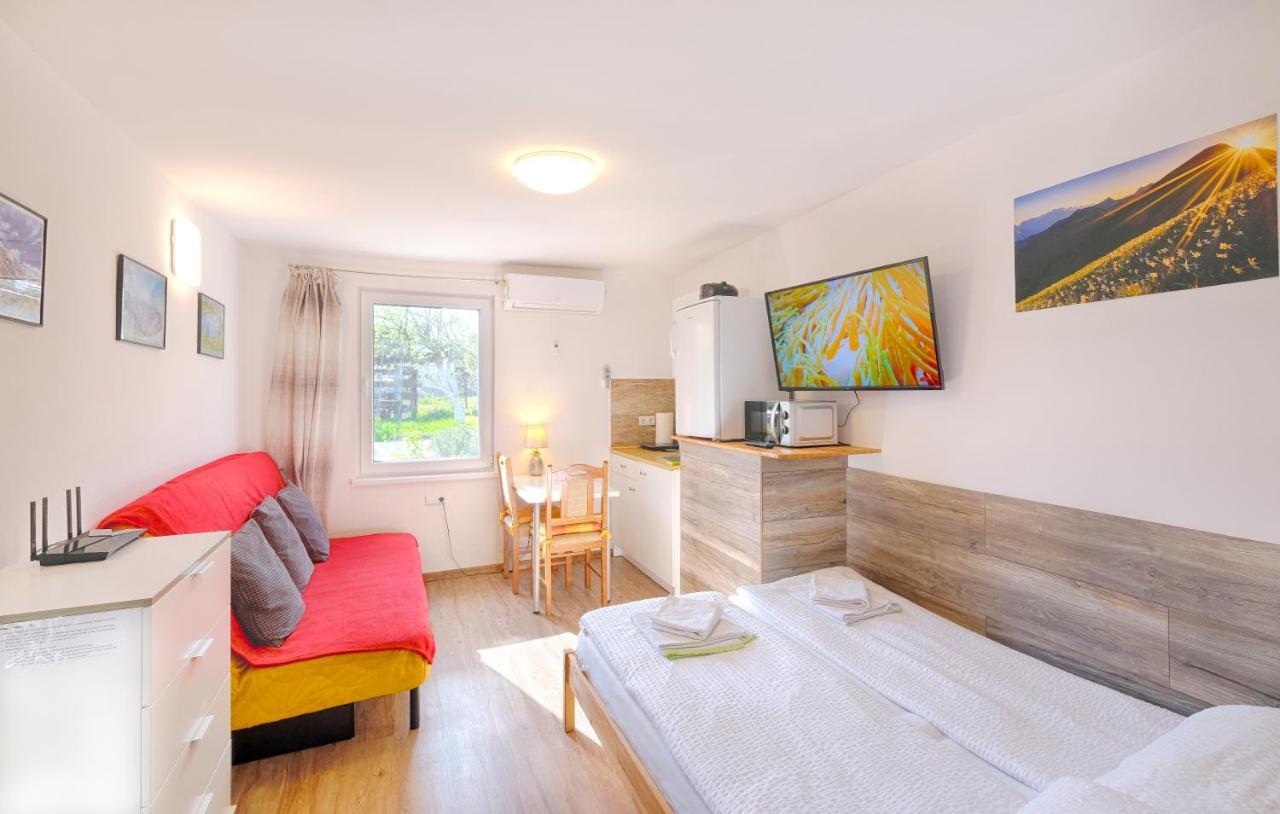 New Studio With Aircon & Free Parking Ljubljana Bagian luar foto